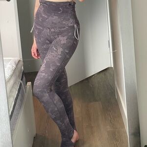 BRAND NEW NEVER WORN - Lululemon Athletica Purple and Gray Leggings